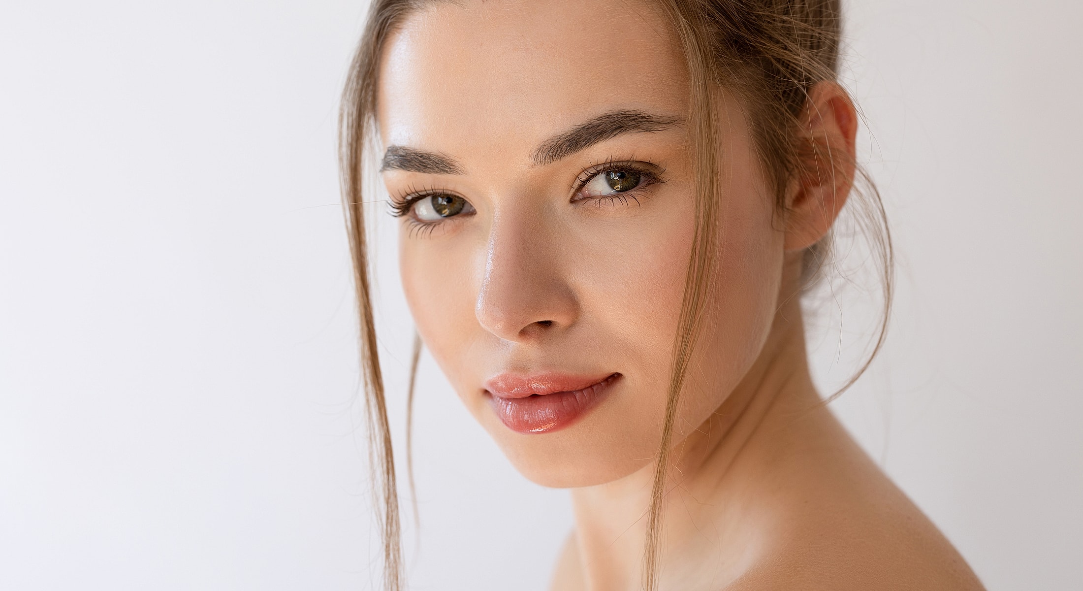 Portrait of a woman with natural makeup.